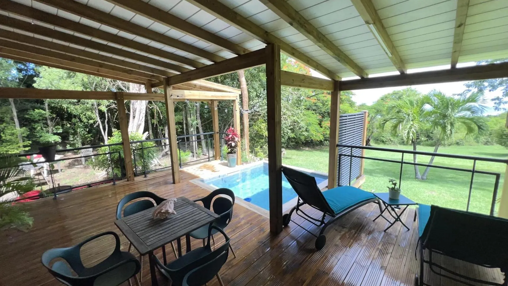 Bungalow Romantique A Deshaies + Piscine Guadalupa